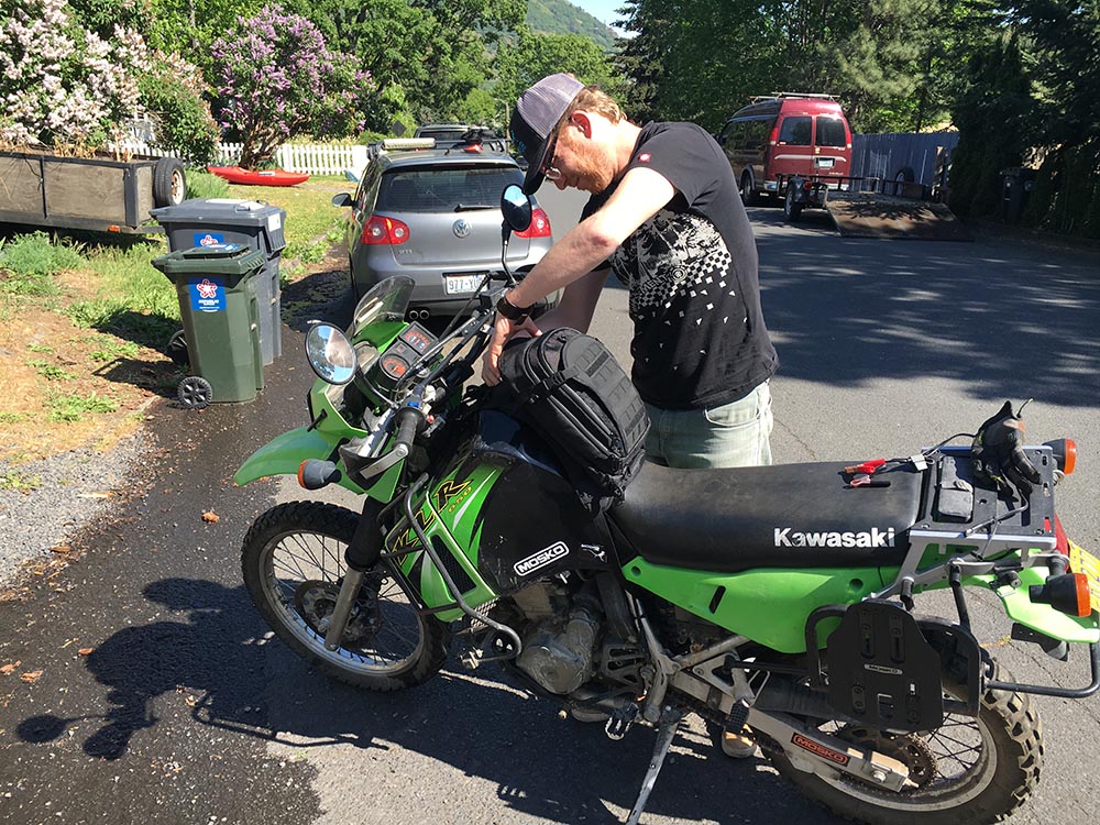 mosko-moto-motorcycle-soft-bags-dualsport-offroad-adventure-soft-luggage-pannier-duffle-ktm-bmw-klr-rackless-reckless-tank-bag-adventure-jacket-pants-jersey-4-26-16 (11)